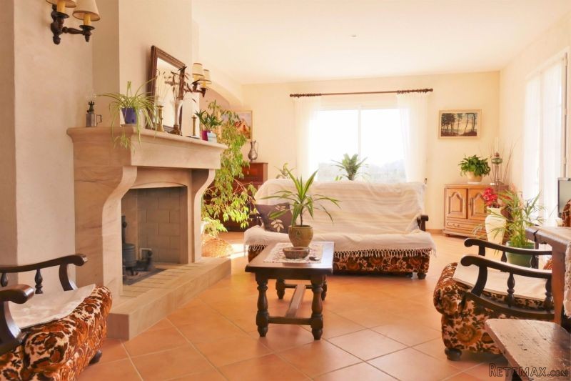 A Quality Construction Villa With Garden - 2
