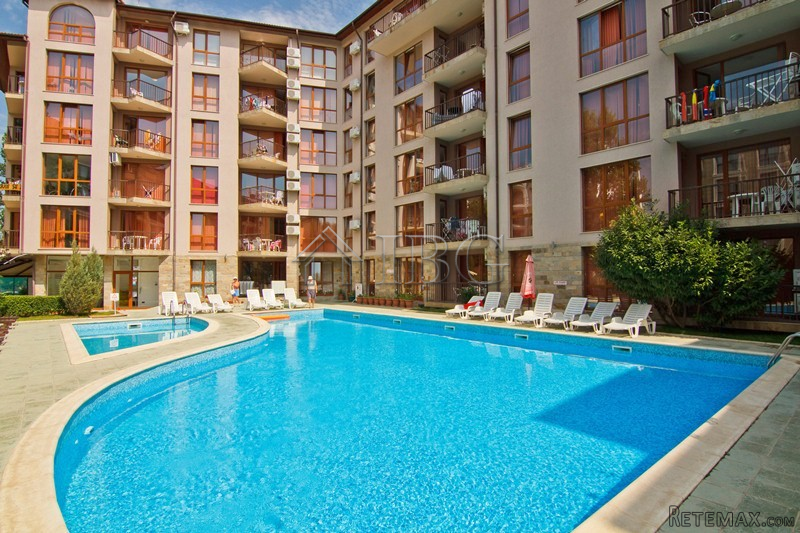 Stylish apartments in a complex, 500 m..