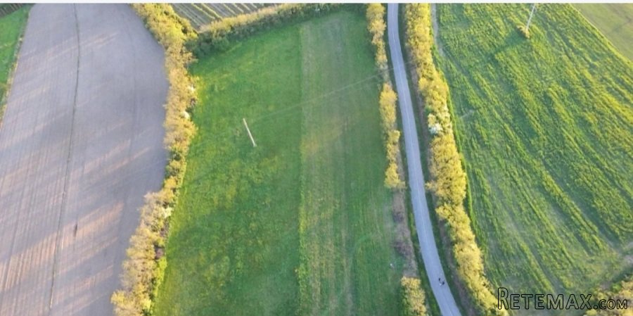 Prodajem gradjevinsko zemljiste 4km od centra Sopota