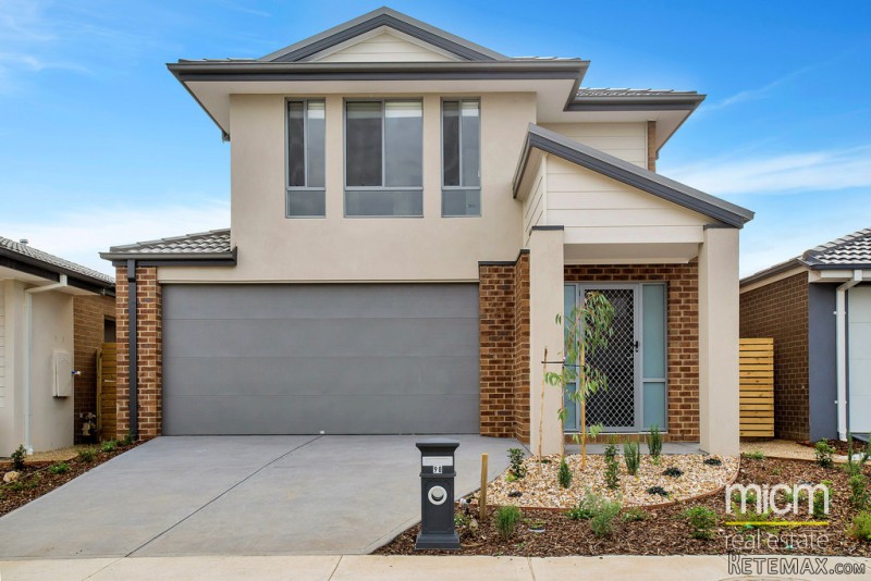 Stunning Brand New Living in the..