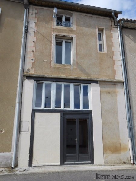 Well Renovated Townhouse With Pretty.. - 2