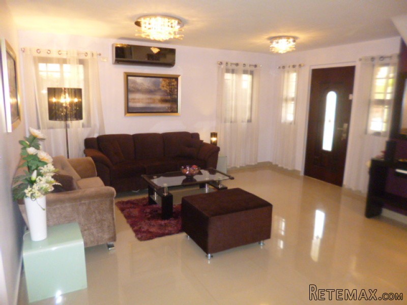 For sale house in Sunset Hills, La.. - 2