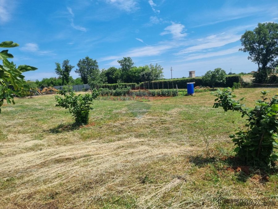 Istra, Loborika gradevinsko-poljoprivredno zemljište od 2321 - 2
