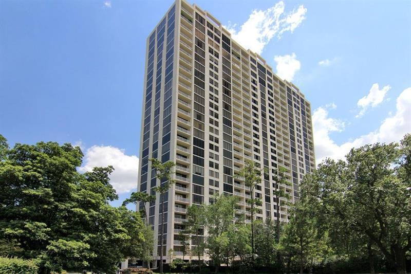4 bedroom Flat For Sale: 121 N Post Oak.. - 2