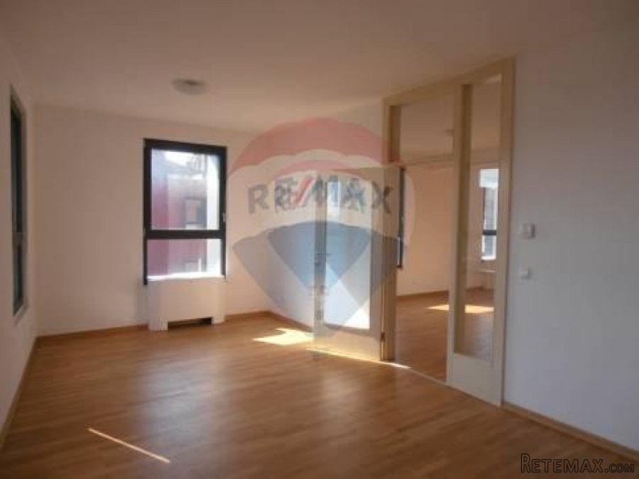 Iznajmljuje se poslovni prostor u centru grada, 72m2, Zagrad - 3