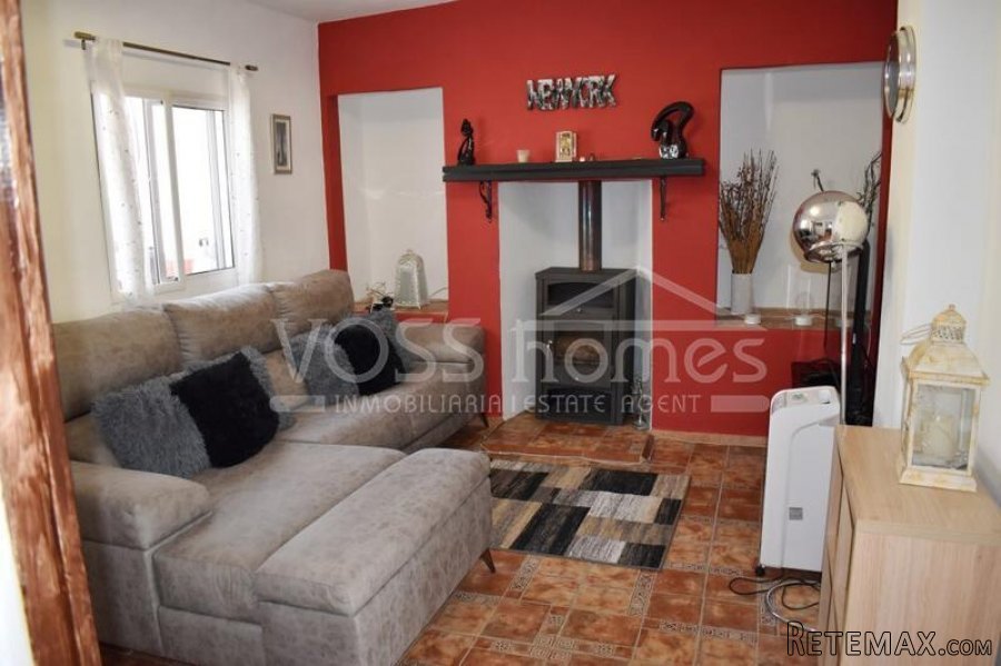 A deceptivey spacious, recently renovated & decorated, 3 /.. - 14