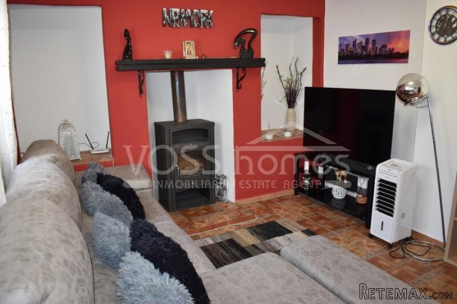 A deceptivey spacious, recently renovated & decorated, 3 /.. - 15