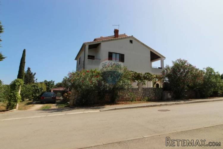 ISTRA, VINKURAN PRODAJE SE APARTMANSKA KUĆA-POSLOVNA PRLIKA - 2