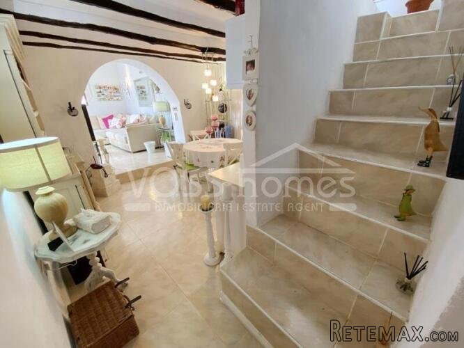 NEW & EXCLUSIVE LISTING TO VOSS HOMES - A truly stunning.. - 18