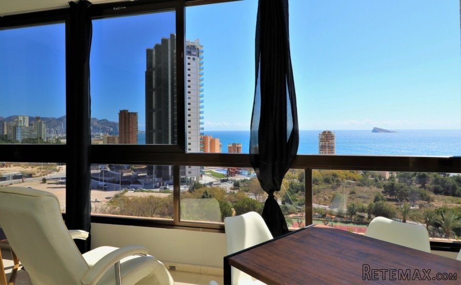 Espectacular apartamento con vistas al mar en Benidorm..