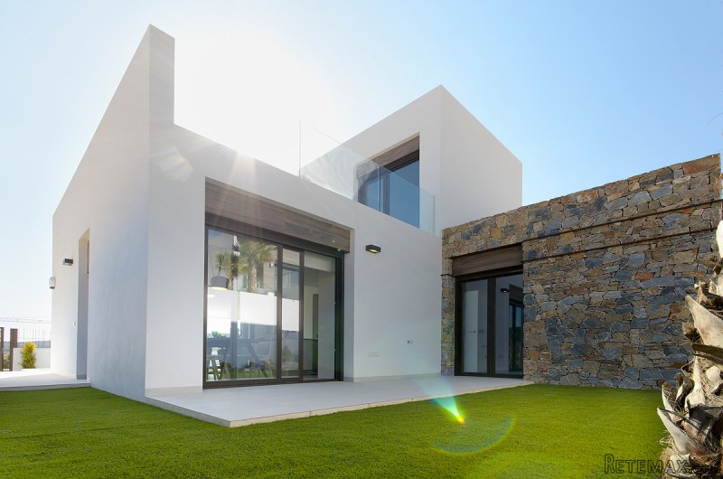 2 Bedrooms - Villa - Alicante - For Sale