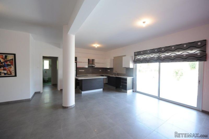 Brand new ground floor modern apartment..