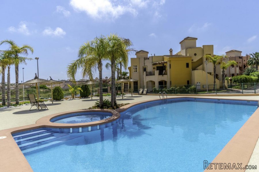 Excellent 2 bedroom, 2 bathroom bungalow style penthouse..