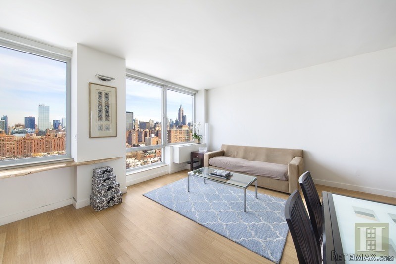 1 bedroom Apartment For Sale: 450 WEST..