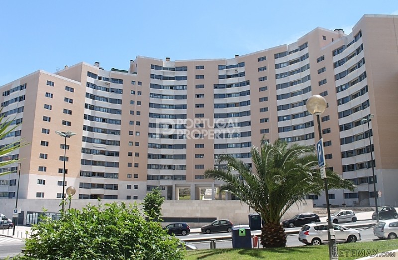 Two Bedroom Apartment In Central Lisbon