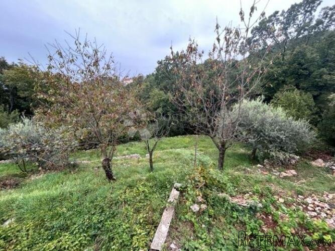 Bregi-građevinski teren 665m2 - 2