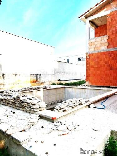 Kuća u izgradnji na atraktivnoj lokaciji - 2
