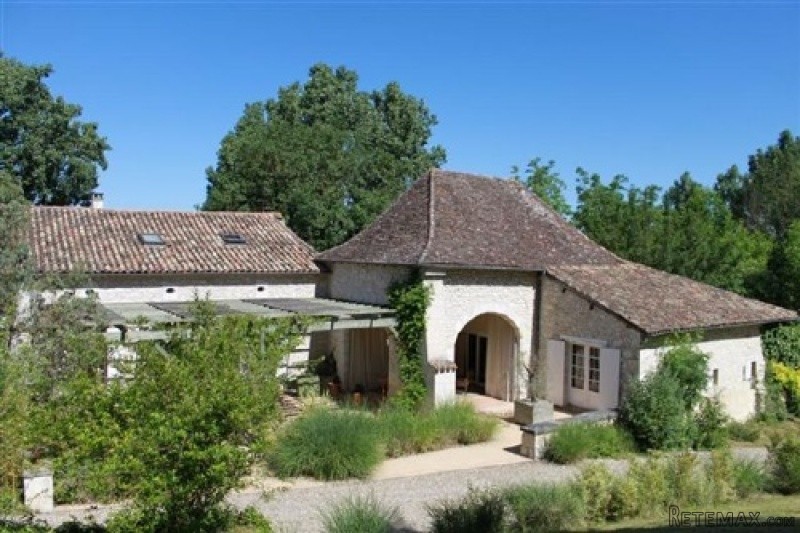 Beautiful 6 bedroom stone house with..