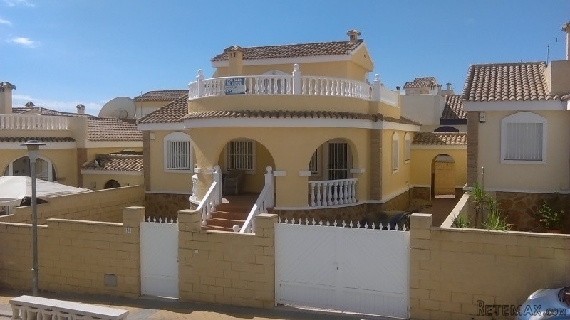3 Bedrooms - Villa - Alicante - For Sale