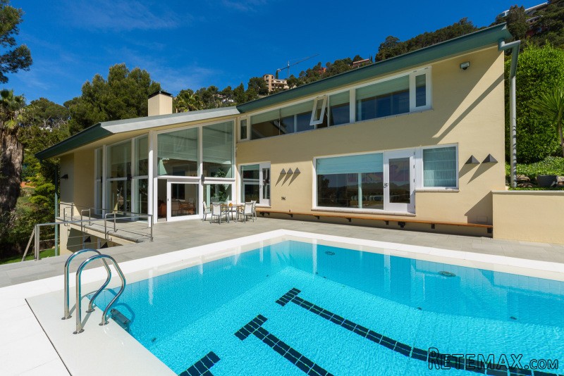 Contemporary villa for sale with views.. - 2
