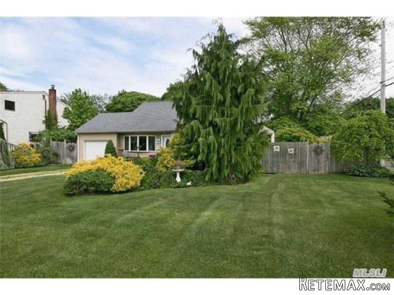 3 bedroom House For Sale: 601 Peter.. - 2