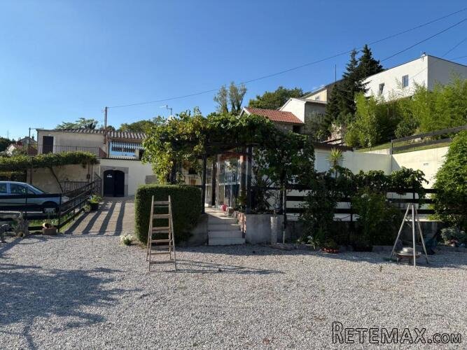 Bribir, dvije kuće na imanju od 3500m2 - 2