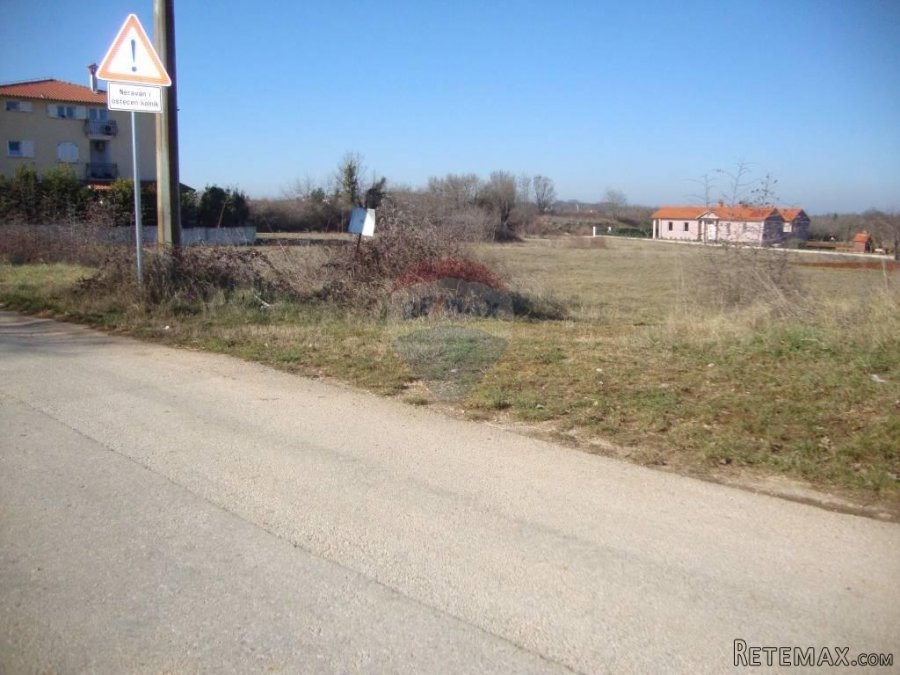 ISTRA, ROVINJSKO SELO, građevinsko zemljište do asfalta - 2
