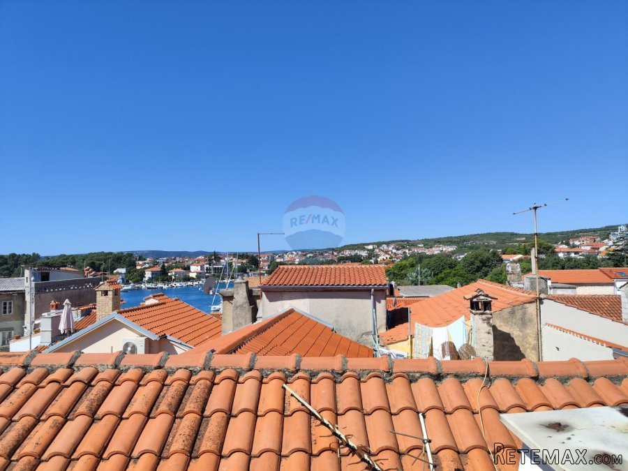 Otok Krk, stari grad Krk - kuća na tri etaže sa pogledom na - 2