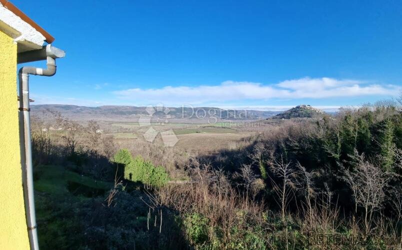 Kuća s prekrasnim pogledom na Motovun - 3