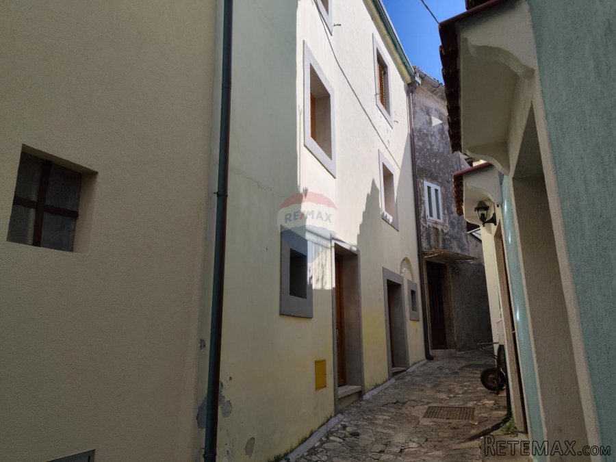 Otok Krk, stari grad Krk - kuća na tri etaže sa pogledom na - 3