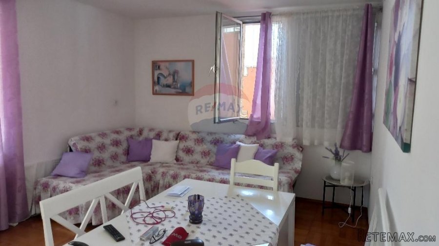 Istra-okolica Pule i Fažane, kuća s 4 stana - 6