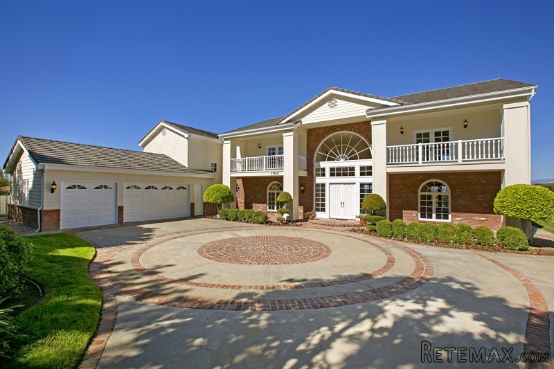 17530 Via Loma Drive