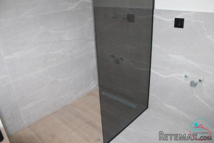Trosoban stan Cazin centar 82.80 m2 - 25