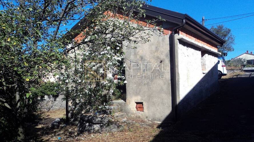 Viškovo,starina u fazi adaptacije sa gospodarskim objektom - 2
