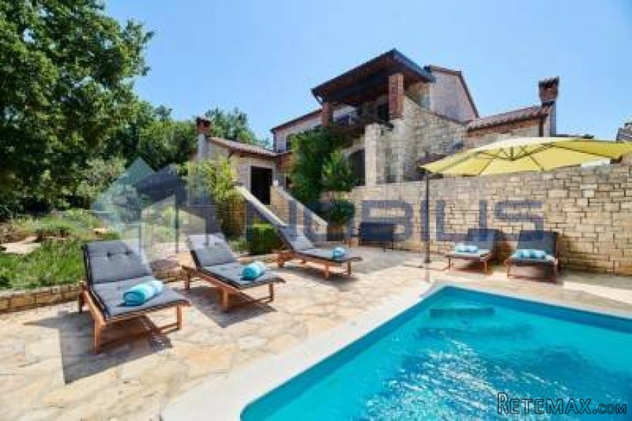 Buje, vila 250 m2 s vrtom 11000 m2 - 3