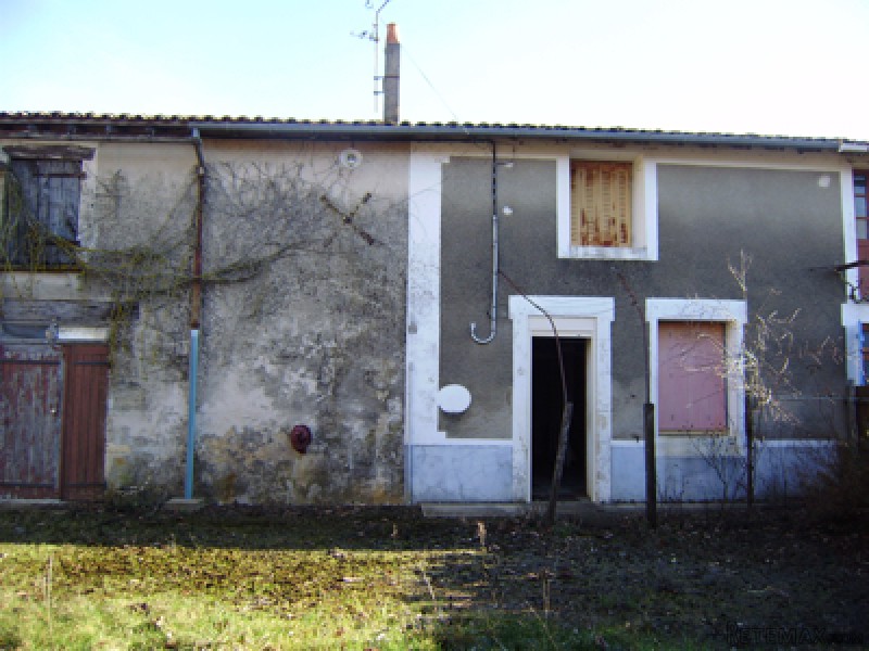 2 Stone Houses With Outbuildings