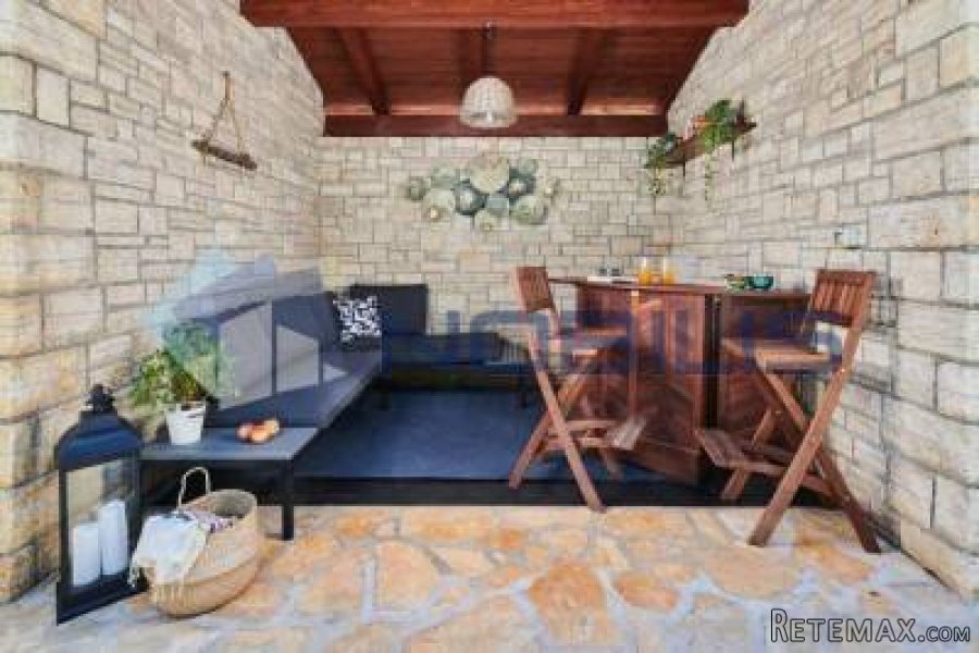 Buje, vila 250 m2 s vrtom 11000 m2 - 6
