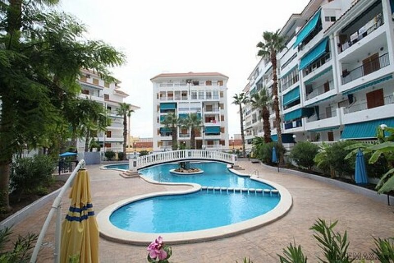 3 BED PENTHOUSE - 200 METRES TO BEACH
