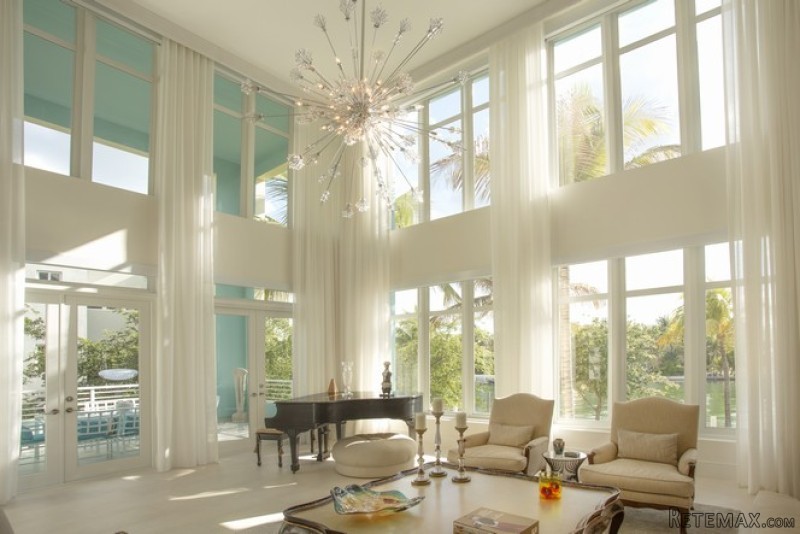 5 bedroom Town House For Sale: 217 ZOE..
