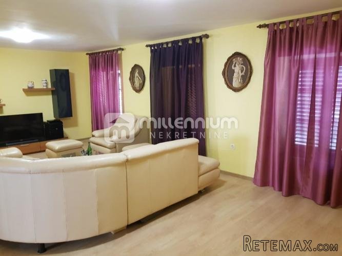 Matulji, Jušići, kuća od 420m2 poslovno stambene namjene - 2