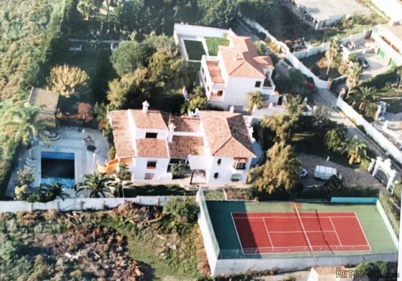 6 Bedrooms - Villa - Malaga - For Sale