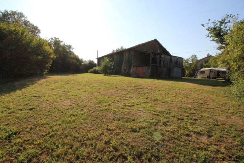 Barn To Renovate - 2