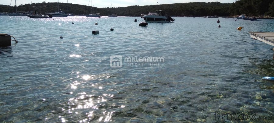 Mali Lošinj, luksuzan stan od 95m2 u rustikalnoj villi kraj..