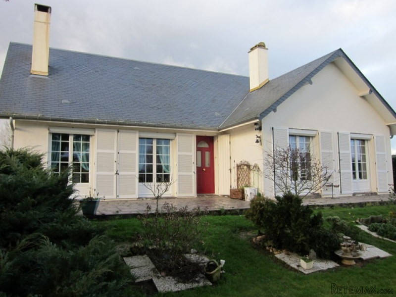 Neat Traditional House with Garden