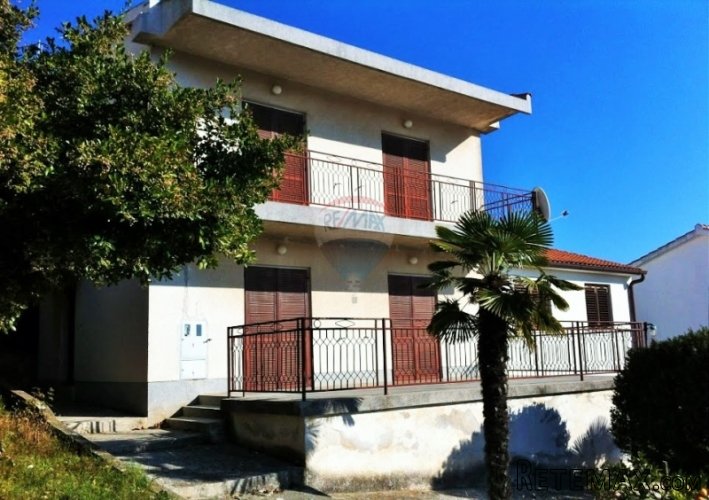 KUĆA SA POGLEDOM U PJEŠČANOJ UVALI 400M OD PLAŽE
