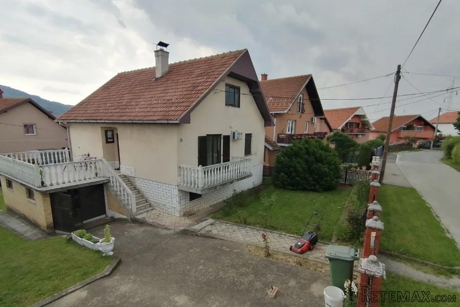 Na prodaju porodicna kuca u Arandjelovcu