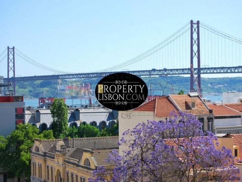 Renovated 2+1 bedroom apartment with..