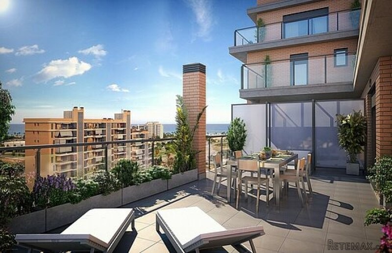 2 BED APARTMENT BY THE BEACH