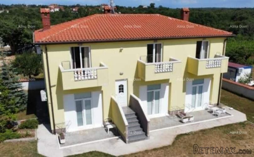 Umag. Lijepa kuća sa šest apartmana. - 2