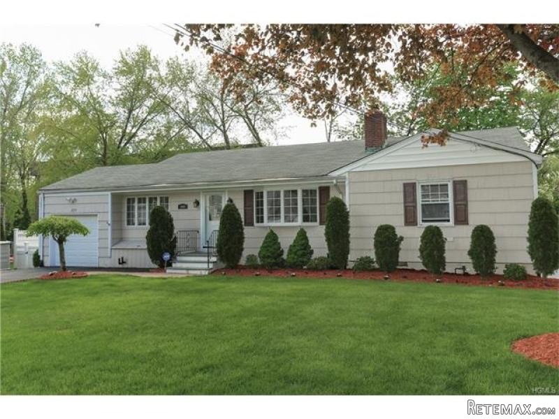 3 bedroom House For Sale: 209 Elwood.. - 2